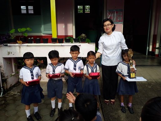 4 Peserta Didik Mendapat Penghargaan Terpilih dan Juara 2 Lomba Mewarnai Dalam Festival Jiran Nusantara
