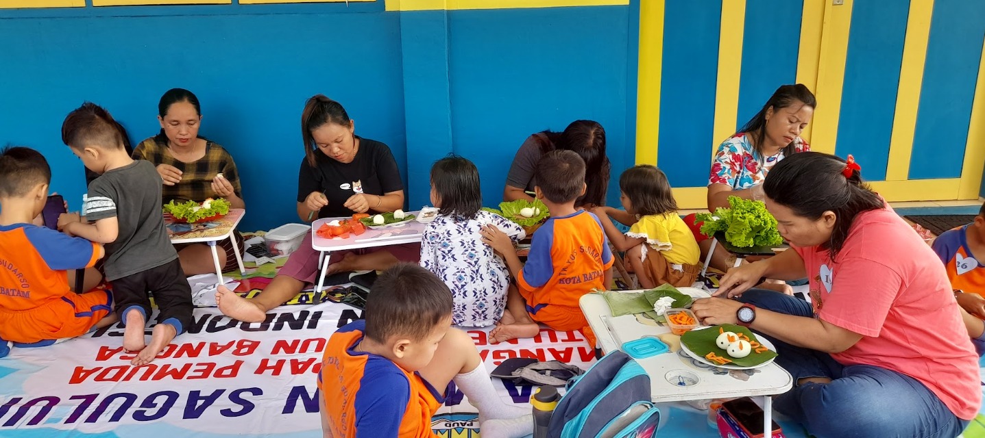 Kegiatan bersama orang tua di TK Yos Sudarso 1 Batam